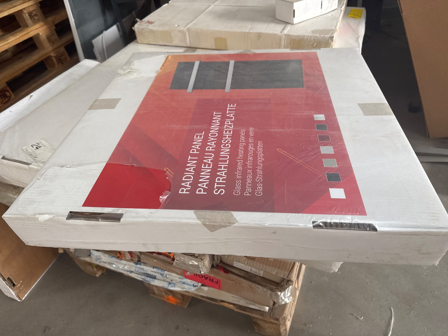 Tweedekans - Ecosun GS-Serie infraroodpanelen wit of zwart wand of plafond - Afmetingen: 60 x 60 cm 300Watt, Afwerking: Zwart glas, Towel Rail: Zonder towel rail en toebehoren (alleen het paneel)