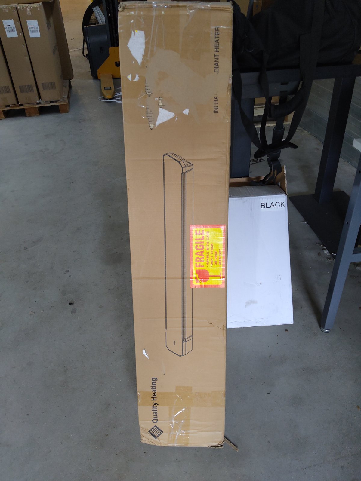 Tweedekans - Infrarood terrasverwarmer Calore Wifi black heater instelbaar met 1600 - 3200Watt - 2200Watt 1160*180*77mm