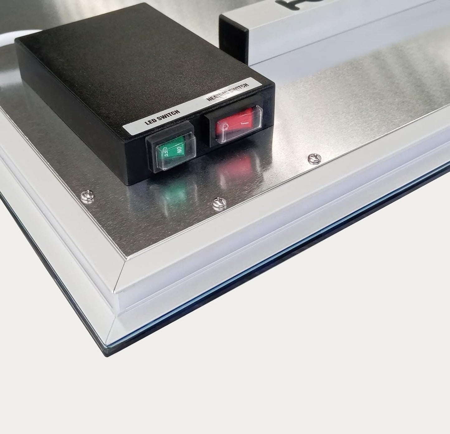 Specchio con illuminazione a LED e riscaldamento a infrarossi, 60x100cm, 580 Watt