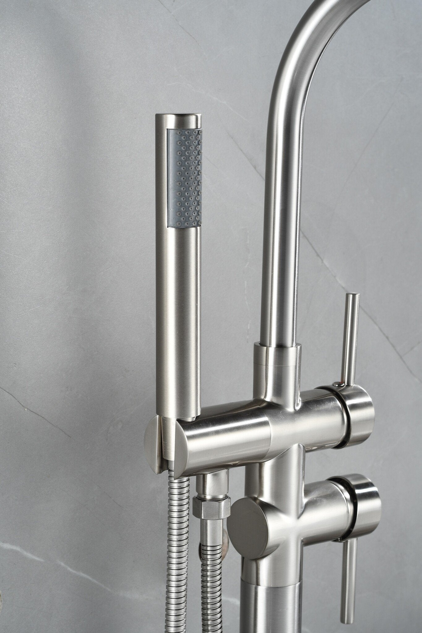 Mélangeur bain sur pied - avec douchette - brossé