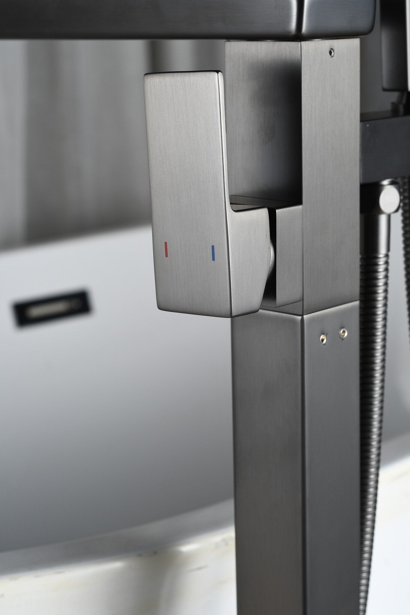 Mélangeur bain sur pied - avec douchette -chrome